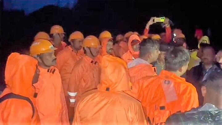 बचावकार्यासाठी एनडीआरएफचं पथक घटनास्थळी पोहोचलं आहे, मदत आणि बचावकार्य सुरु झालं आहे.