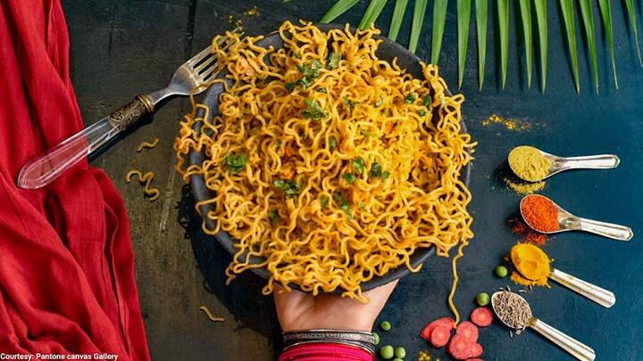 மேகி என்பது ஒரு உணவு மட்டுமல்ல, அது ஒரு எமோஷன். பலருக்கும் எளிதில் கடந்து செல்ல முடியாத விஷயங்களில் ஒன்றாகும்.