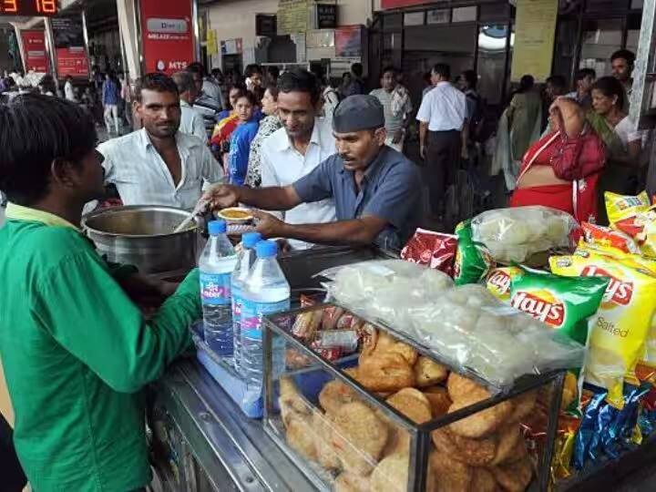 Indian Railways now meals available just in 20 rupees for passengers Know details Indian Railways: केवळ 20 रुपये द्या अन् पोटभर जेवा; रेल्वे लवकरच राबवणार नवी योजना