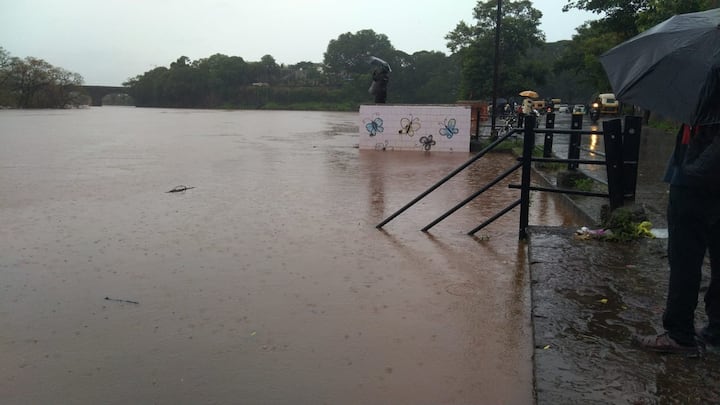 धरणातून भोगावती नदी पात्रात 1200 क्युसेकने विसर्ग सुरु आहे.