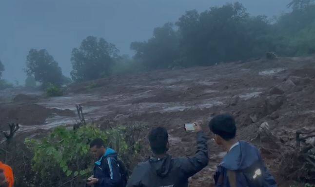 रायगड (Raigad) जिल्ह्यातील खालापूरजवळील इरशाळवाडीवर (Irshalwadi) (इर्शाळगड) इथं दरड (Landslide) कोसळल्याची घटना