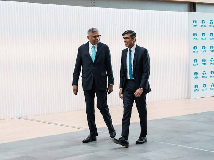 N Chandrasekaran meets Rishi Sunak :  टाटा समूहाचे अध्यक्ष अध्यक्ष एन चंद्रशेखरन यांनी ब्रिटनचे पंतप्रधान ऋषी सुनक ऋषी सुनक यांची ब्रिटनमधील जग्वार लँड रोव्हर सेंटर येथे भेट घेतली