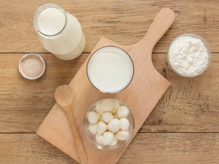 is-it-more-beneficial-to-eat-curd-or-buttermilk-in-monsoon- marathi news Health Tips : पावसाळ्यात दही किंवा ताक खाणे जास्त फायदेशीर आहे का? वाचा डॉक्टरांचा सल्ला