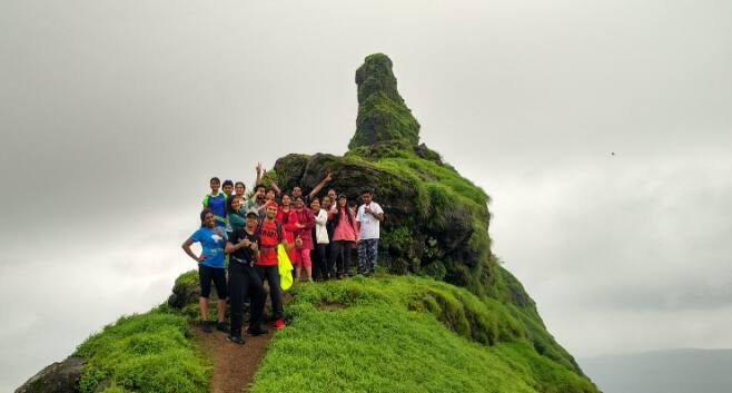 वीकेंडला इर्शाळगडावर मोठ्या प्रमाणात पर्यटक येत असतात. बुधवारी रात्री दरड कोसळल्याची घटना घडल्याने यात कोणताही पर्यटक किंवा ट्रेकर अडकलेला नाही.