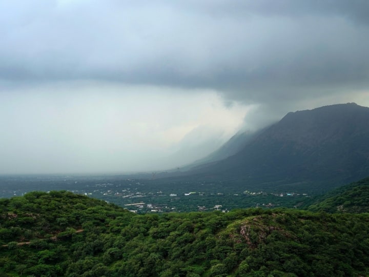 Sun shines in Delhi, humidity increased, there will be heavy rain in Gujarat-Maharashtra, know the weather condition