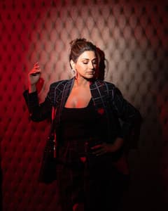 Sonali Bendre Gives Boss Lady Vibes In Manish Malhotra Ensemble; See Pics