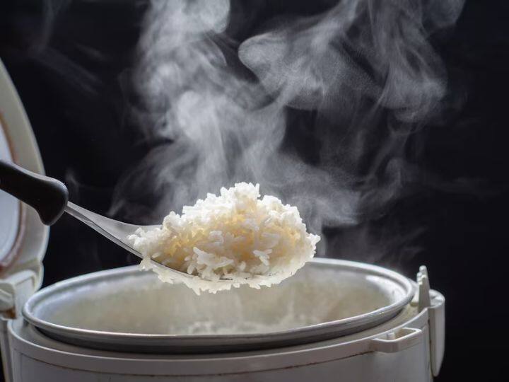 Best And Healthy Method Of Cooking Rice To Get More Benefits उबालकर नहीं, चावल को पकाने का ये है सबसे उत्तम तरीका, जानें
