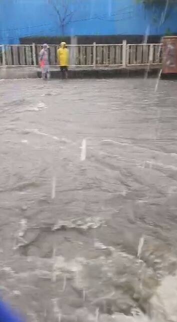 अंधेरी सबवे वाहतुकीसाठी पूर्णपणे बंद