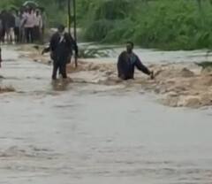Rain: બોટાદના સાળંગપુર ગામે કોઝ વેમાં બાઇક સાથે યુવક પાણીમાં થયો ગરકાવ