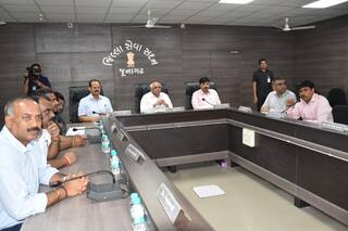 Gandhinagar: સૌરાષ્ટ્રમાં ભારે વરસાદથી થયેલા નુકસાન અંગે મુખ્યમંત્રીએ યોજી બેઠક, જાણો સહાયને લઈને શું આપ્યા આદેશ