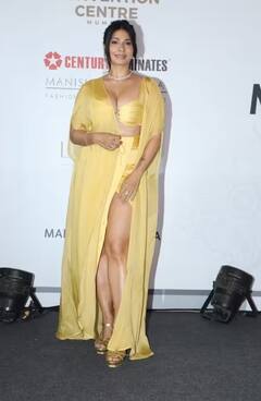 ડીપ નેક ડ્રેસમાં Tanishaa Mukerji એ લૂંટી મહેફિલ, સાડીમાં ફિક્કી લાગી કાજોલ