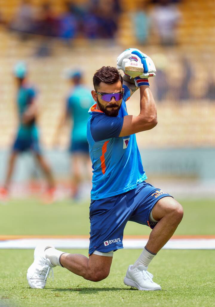 वेस्ट इंडिजविरोधात सुरु असलेल्या दुसऱ्या कसोटी सामन्यात विराट कोहलीने शतक ठोकले. विराट कोहलीचे हे कसोटीमधील 29 वे शतक आहे. वनडे, टी २० आणि कसोटी असे एकूण ७६ वे कसोटी शतक झळकावले आहे.