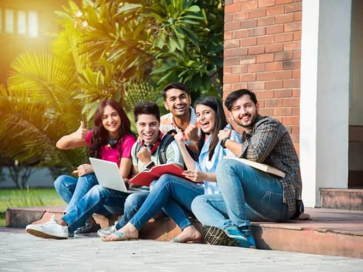 इसके लिए ग्रामीण क्षेत्र में परिवार की सालाना इनकम 1.2 लाख रुपये और शहरी क्षेत्र में परिवार की सालाना इनकम 1.5 लाख रुपये होनी चाहिए. इस छात्रवृति के लिए योग्य छात्रों को एक परीक्षा भी देनी होगी. एग्जाम में पास होने पर ही यह स्कॉलरशिप दिया जाएगा.