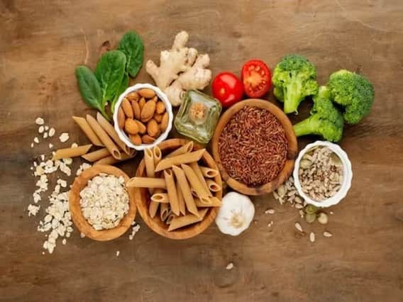 Health Tips : वजन कमी करण्यापासून ते मधुमेह नियंत्रित करण्यापर्यंत 'ही' आहेत फायबरयुक्त फळं; आजच आहारात समावेश करा Health Tips : वजन कमी करण्यापासून ते मधुमेह नियंत्रित करण्यापर्यंत 'ही' आहेत फायबरयुक्त फळं; आजच आहारात समावेश करा
