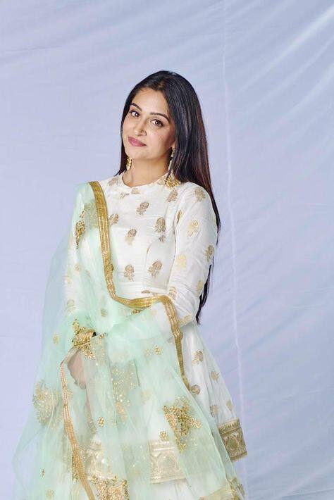 ਇਸ ਲਈ ਉਹ ਆਪਣੇ ਪਰਿਵਾਰ ਦੇ ਸੁਝਾਅ 'ਤੇ ਹਰ ਗੱਲ ਮੰਨਦੀ ਹੈ। ਦੀਪਿਕਾ ਨੇ ਦੱਸਿਆ ਕਿ ਉਹ ਆਪਣਾ ਧਿਆਨ ਰੱਖ ਰਹੀ ਹੈ ਤਾਂ ਜੋ ਬੱਚਾ ਸਿਹਤਮੰਦ ਰਹੇ।