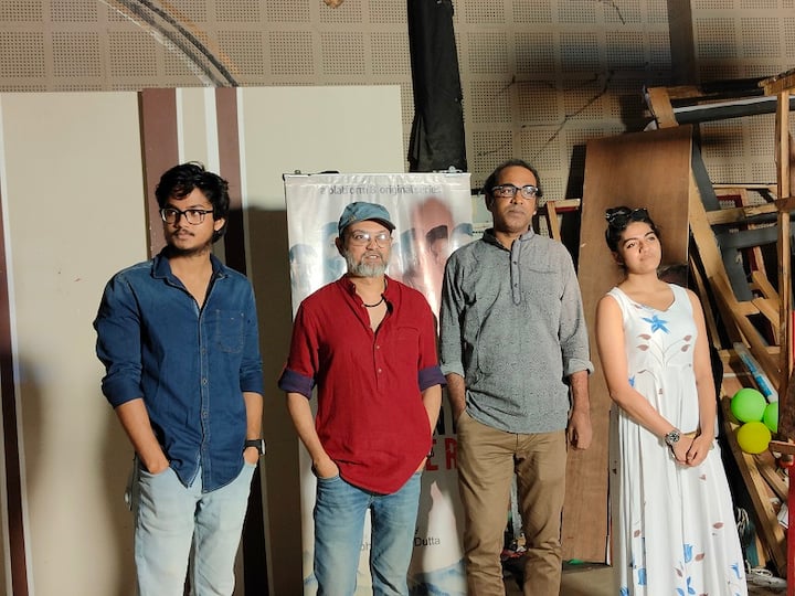 উত্তরবঙ্গের পার্বত্য এলাকায় এক গ্রামে শ্যুটিং করতে গিয়ে জনপ্রিয় অভিনেত্রী নন্দিনী চট্টোপাধ্যায় খুন হন। তাঁকে খুন করেন তাঁরই সহ অভিনেতা আবীর।