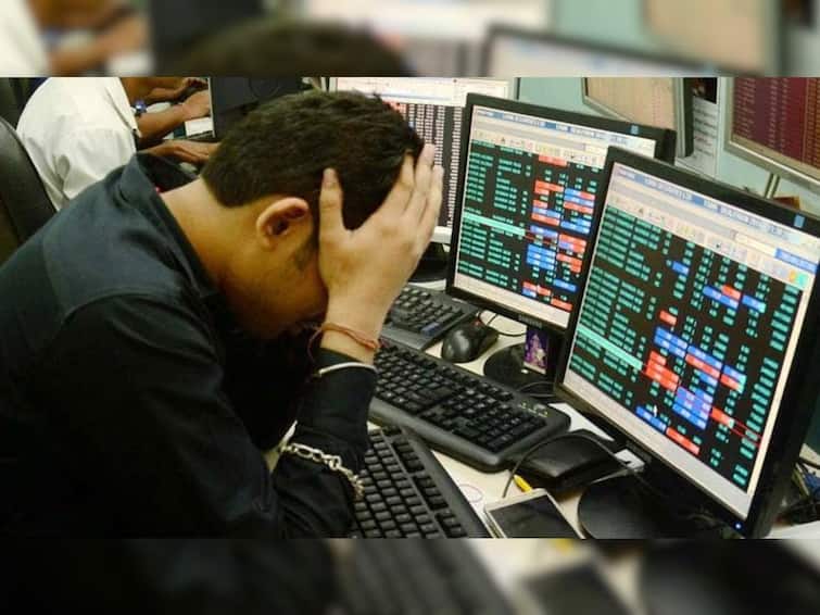 Stock Market Closing: Black friday in share market today, sensex down with 887 pt and nifty also dow Stock Market Closing: શેરબજારમાં બ્લેક ફ્રાઇડે, 887 પોઇન્ટનું ગાબડું, Infosysમાં 8 ટકાનો કડાકો