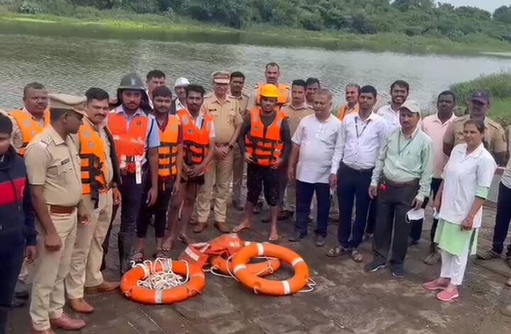 पुणे जिल्हा आरोग्य विभाग आणि पुणे ग्रामीण पोलिसांनी पूर आणि भूस्खलनाच्या तयारीचे मूल्यांकन करण्यासाठी गुरुवारी मॉक ड्रिल आयोजित केले होते.