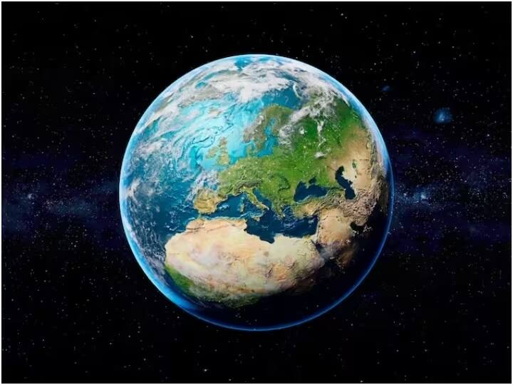 Earth facts: પૃથ્વી અનેક રહસ્યોથી ભરેલી છે, પૃથ્વીની અંદર અને પૃથ્વીની બહાર રહસ્યોની એક માયાજાળ ગોઠવાયેલી છે, જેવા જાણી શકાતા નથી, પરંતુ આના વિશે જ્યારે ખબર પડે છે ત્યારે કોઇપણ વ્યક્તિ તેના વિશે વિચારતો થઇ જાય છે. અત્યારે પૃથ્વી પર 24 કલાકનો દિવસ છે, પરંતુ એક અંદાજ મુજબ આવનારા વર્ષોમાં એક દિવસ 60 કલાકનો થઈ શકે છે. જાણો આનું કારણ શું છે?