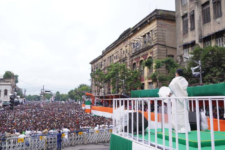বিজেপির এখন প্ল্যান তৈরি করে বাংলাকে অসম্মান করবে। নকল ভিডিও তৈরি করে বাংলাকে অসম্মান করার চেষ্টা করবে। প্রধানমন্ত্রী মণিপুরের ঘটনা বলতে গিয়ে বাংলা, রাজস্থানের উল্লেখ করছেন।  বিজেপ তো মানুষ মারার সওদাগর'