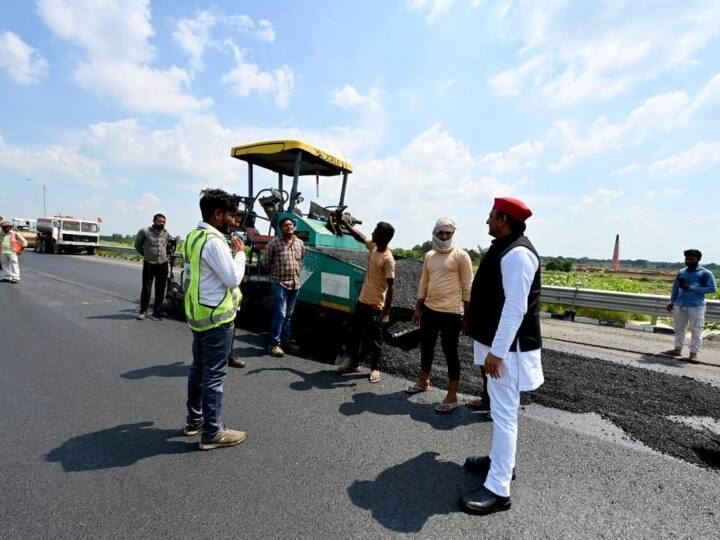 SP Chief Akhilesh Yadav says Bundelkhand Expressway name be changed to corruption Expressway UP News: बुंदेलखंड एक्सप्रेसवे की फोटो शेयर कर अखिलेश यादव ने कसा तंज, कहा- 'नाम बदलकर सरकार को...'