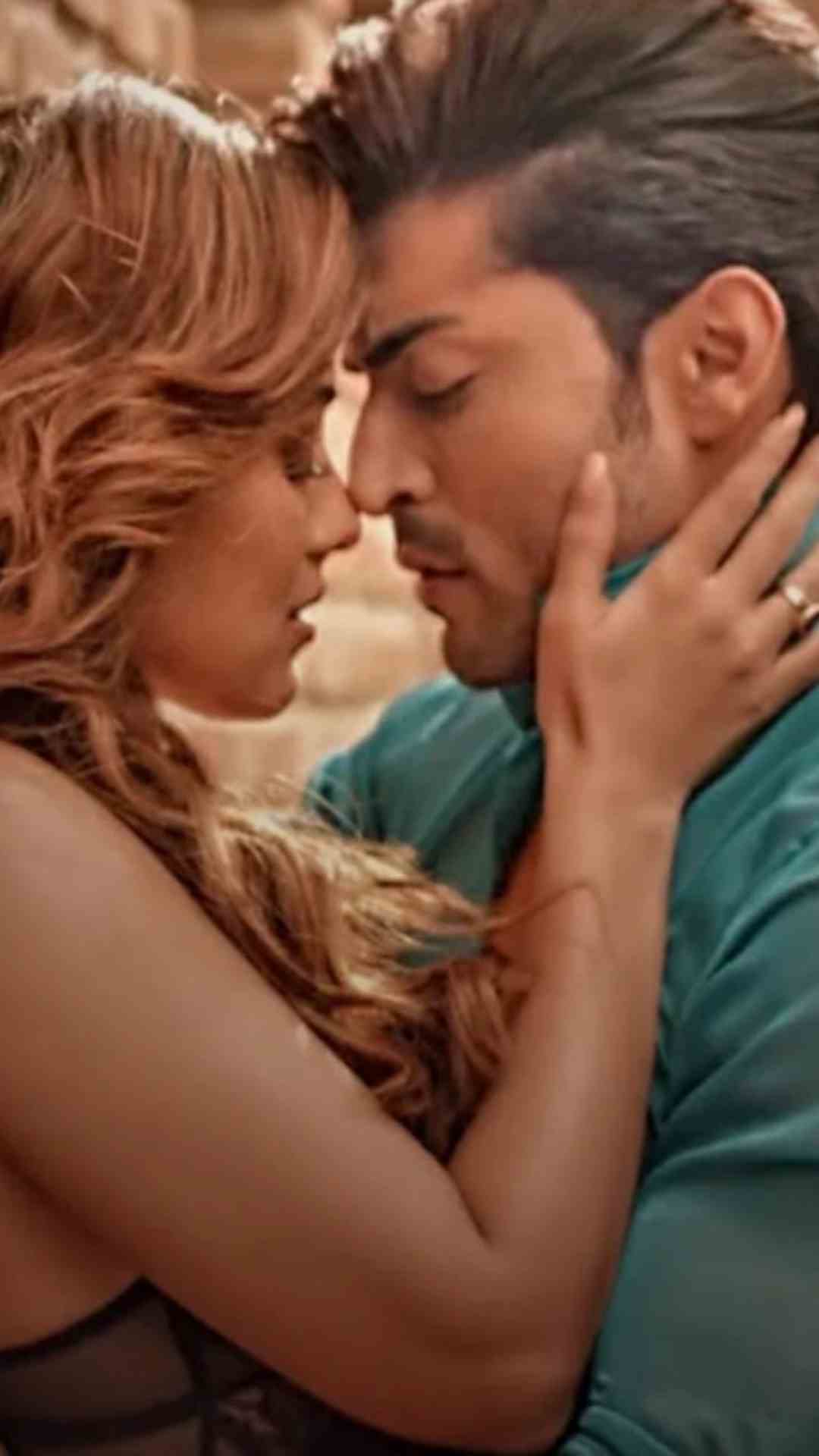 एक समय ऐसा था कि एक्ट्रेस को फिल्मों में इंटीमेट सीन करने में कोई दिक्कत नहीं थी