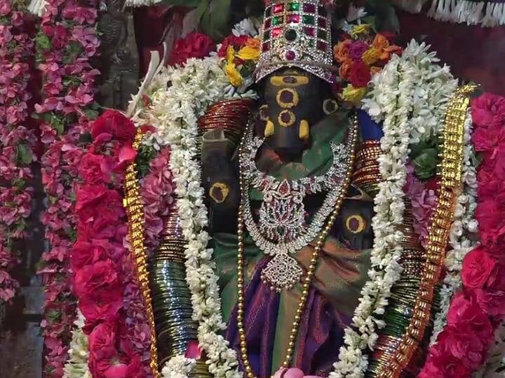 ஆடி முதல் வெள்ளி: கரூரில்  ஸ்ரீ வாராகி அம்மனுக்கு வாசனை திரவியங்களால் சிறப்பு அபிஷேகம்