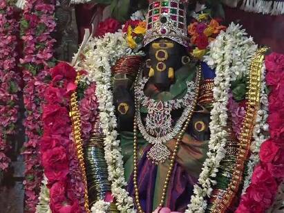 Karur news aadi friday Abhishekam in varahi Amman Temple TNN ஆடி முதல் வெள்ளி: கரூரில்  ஸ்ரீ வாராகி அம்மனுக்கு வாசனை திரவியங்களால் சிறப்பு அபிஷேகம்