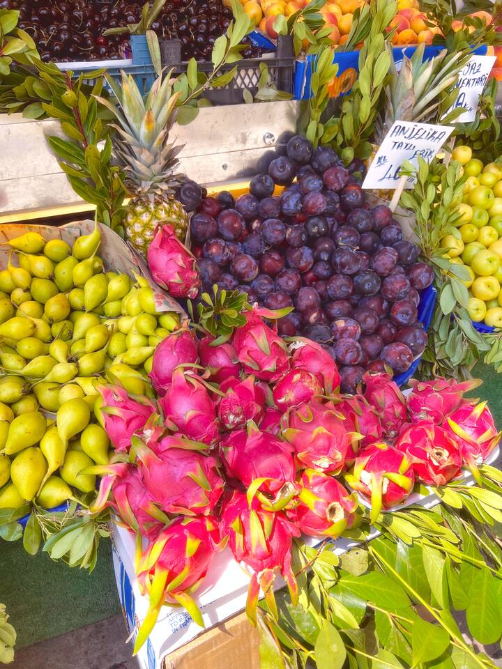 गरोदरपणात हे खाल्ल्याने तुमच्या शरीरात व्हिटॅमिन सी ची कमतरता भासत नाही, ज्यामुळे न जन्मलेल्या मुलाची रोगप्रतिकारक शक्ती सुधारते.