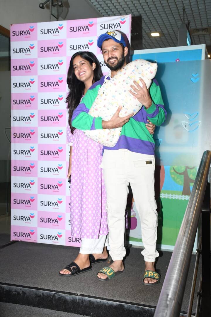 आज इशिता को अस्पताल से डिस्चार्ज कर दिया गया है. वह अस्पताल के बाहर स्पॉट हुए.
