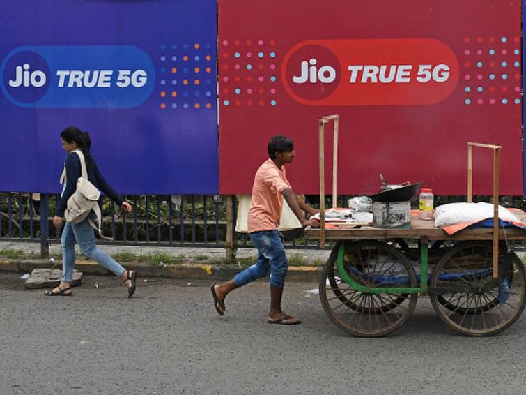 Reliance Jio Q1 Result: Telco's Net Profit Jumps 12 Per Cent To Rs 4,863 Crore