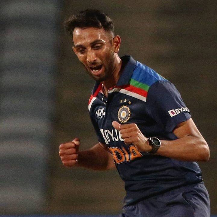 বোর্ডের মেডিক্যাল দল দুজনের অগ্রগতিতে খুশি। প্র্য়াক্টিস ম্যাচে তাঁদের বোলিং দেখে কবে তাঁরা মাঠে ফিরতে পারবেন, সে ব্যাপারে চূড়ান্ত সিদ্ধান্ত নেওয়া হবে।