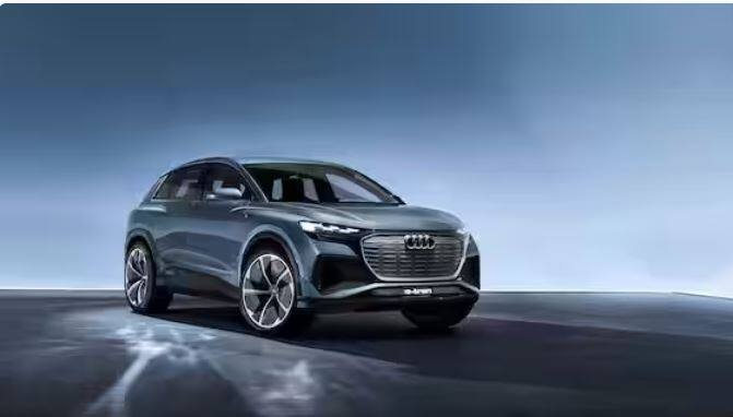 ਅਗਲੀ ਕਾਰ Audi Q4 e-tron SUV ਹੈ। ਇਸ ਨੂੰ ਐਕਸ-ਸ਼ੋਰੂਮ 1.01 ਕਰੋੜ ਰੁਪਏ ਦੀ ਸ਼ੁਰੂਆਤੀ ਕੀਮਤ 'ਤੇ ਖਰੀਦਿਆ ਜਾ ਸਕਦਾ ਹੈ। ਇਸਦੀ ਟਾਪ-ਸਪੀਡ 160 ਕਿਲੋਮੀਟਰ ਪ੍ਰਤੀ ਘੰਟਾ ਅਤੇ ਇੱਕ ਵਾਰ ਚਾਰਜ ਕਰਨ 'ਤੇ 405 ਕਿਲੋਮੀਟਰ ਤੱਕ ਦੀ ਡਰਾਈਵਿੰਗ ਰੇਂਜ ਲਈ ਜਾ ਸਕਦੀ ਹੈ।