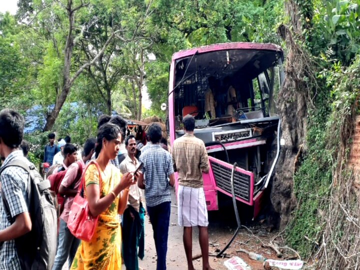 மயிலாடுதுறை அருகே அரசு பேருந்து மரத்தில் மோதி விபத்து - பள்ளி கல்லூரி மாணவர்கள் காயம்