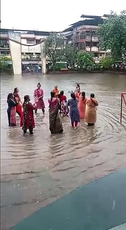 वसई पश्चिम साई नगरमधील काल गुरुवारी 5 वाजताची ही दृश्य आहेत