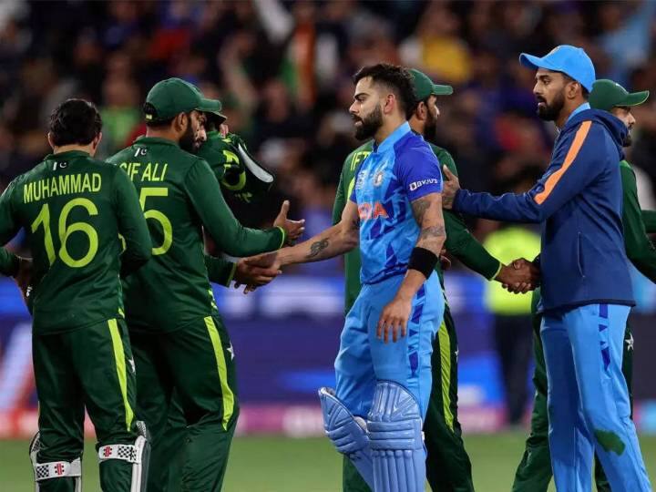 India vs Pakistan Waqar Younis React On Sourav Ganguly Statement On India keep winning one sided Match Against Pakistan IND vs PAK: गांगुली के भारत-पाक मैचों के बयान पर अब पूर्व पाक दिग्गज ने साधा निशाना, कहा- कोई कुछ भी कहे...