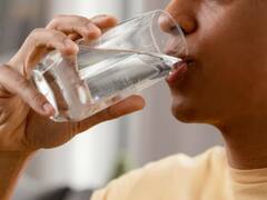 एक शख्स रोज पीता था 10 लीटर पानी, डॉक्टर के पास गया तो 'बीमारी' का नाम सुनकर उड़ गए होश