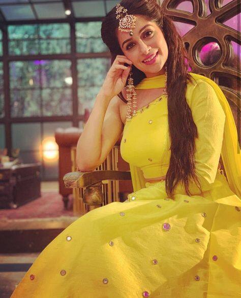 ਆਪਣੀ ਡਾਈਟ ਬਾਰੇ ਗੱਲ ਕਰਦਿਆਂ ਅਦਾਕਾਰਾ ਨੇ ਕਿਹਾ ਕਿ ਤਾਕਤ ਲਈ ਉਹ ਦੁੱਧ ਦੇ ਨਾਲ-ਨਾਲ ਡਰਾਈ ਫਰੂਟਸ ਵੀ ਲੈ ਰਹੀ ਹੈ। ਦੀਪਿਕਾ ਨੇ ਦੱਸਿਆ ਕਿ ਉਸ ਦੀ ਮਾਂ ਨੇ ਉਸ ਨੂੰ ਦਲੀਆ ਖਾਣ ਦਾ ਸੁਝਾਅ ਦਿੱਤਾ ਸੀ