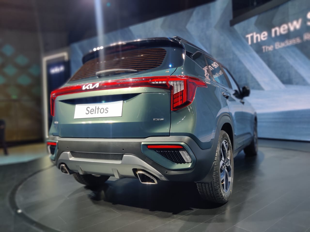 New Kia Seltos Facelift: लॉन्च हुई किआ सेल्टोस फेसलिफ्ट, कीमत और फीचर्स के दम पर देगी तगड़ी टक्कर