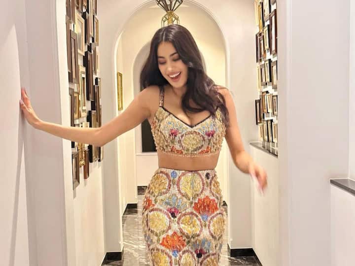 Janhvi Kapoor walked the ramp for ace designer Manish Malhotra in a multicoloured blingy outfit; see pics