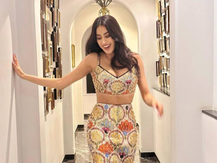 Janhvi Kapoor walked the ramp for ace designer Manish Malhotra in a multicoloured blingy outfit; see pics