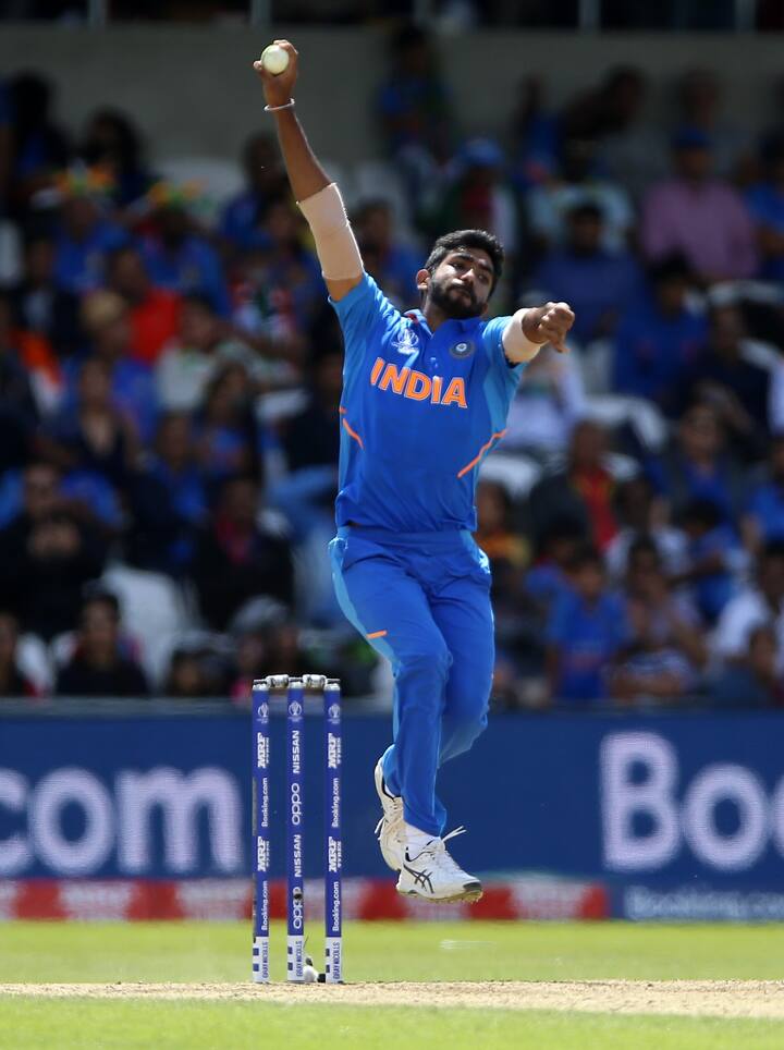 চোট পাওয়া ক্রিকেটারদের নিয়ে অবশেষে একটু স্বস্তির কথা শোনাল ভারতীয় ক্রিকেট বোর্ড। জানানো হয়েছে, যশপ্রীত বুমরার রিহ্যাব একেবারে শেষ পর্যায়ে। নেটে পুরোদমে বোলিংও শুরু করে দিয়েছেন তিনি। এবার কয়েকটি করে প্র্যাক্টিস ম্যাচ খেলবেন।