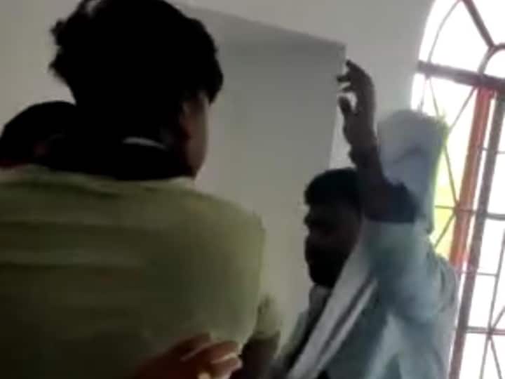 NSUI leaders thrash government employee fiercely, video viral on social media