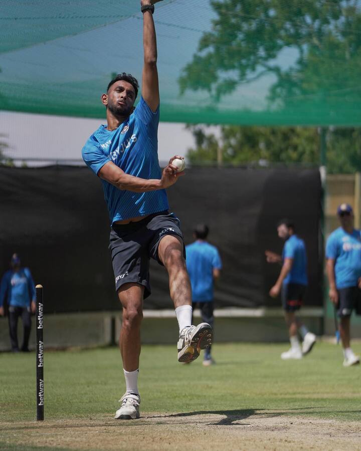 বুমরার মতোই রিহ্যাবের শেষ পর্যায়ে রয়েছেন আরেক চোট পাওয়া পেসার প্রসিদ্ধ কৃষ্ণও। তিনিও এনসিএ-তে নেটে পুরোদমে বোলিং করছেন।