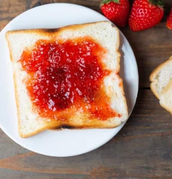 ਤੁਹਾਨੂੰ ਬਰੀਕ ਆਟੇ ਦੀ ਬਰੈੱਡ ਖਾਣ ਤੋਂ ਪਰਹੇਜ਼ ਕਰਨਾ ਚਾਹੀਦਾ ਹੈ। ਤੁਸੀਂ ਸਾਬਤ ਅਨਾਜ ਤੋਂ ਬਣੀ ਬਰੈੱਡ ਖਾ ਸਕਦੇ ਹੋ। ਬਰਾਊਨ ਬਰੈੱਡ ਵੀ ਖਾਧੀ ਜਾ ਸਕਦੀ ਹੈ। ਕਿਉਂਕਿ ਇਹ ਸਿਹਤ ਨੂੰ ਨੁਕਸਾਨ ਨਹੀਂ ਪਹੁੰਚਾਉਂਦੇ।