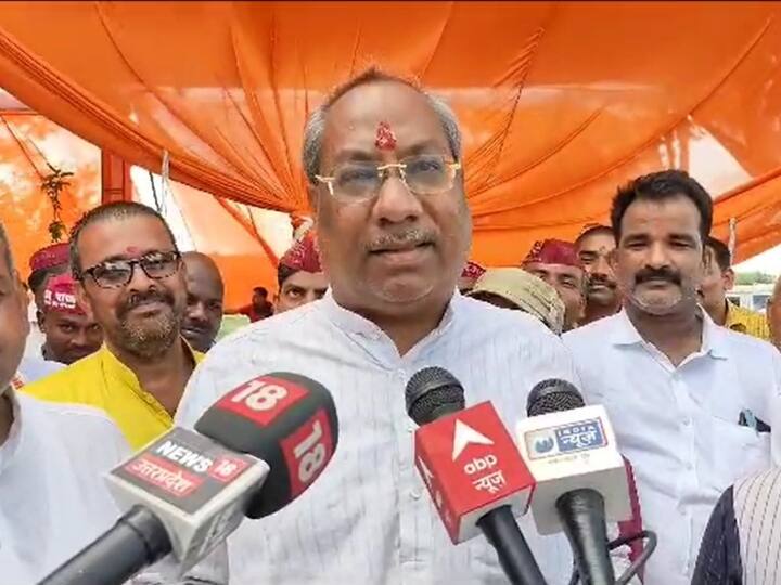 UP Minister Sanjay Nishad says Om Prakash Rajbhar should use decent language ANN UP Politics: योगी के मंत्री की ओम प्रकाश राजभर को सलाह, कहा- 'मर्यादित भाषा का करें इस्तेमाल'