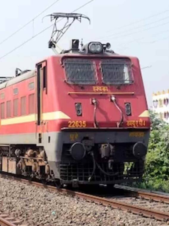 भारत का इकलौता शख्स जो पूरी ट्रेन का मालिक बना