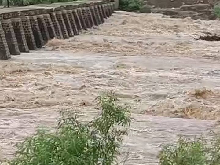 Wardha Rain Update: वर्ध्यात दोन दिवसांपासून झालेल्या पावसाने नदी नाल्यांना पूर आला आहे.