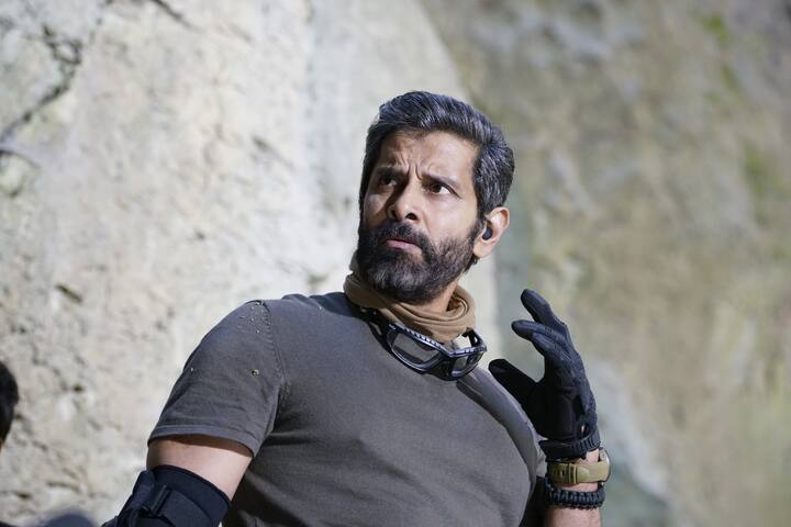 இப்படத்தின் டீசர் கடந்த 2018 ஆம் ஆண்டு வெளியாகி ரசிகர்களை பெரும் உற்சாகத்தில் ஆழ்த்தியது. ஹாலிவுட் தரத்திலான மேக்கிங் ஸ்டைல் வரவேற்பை பெற்றது.