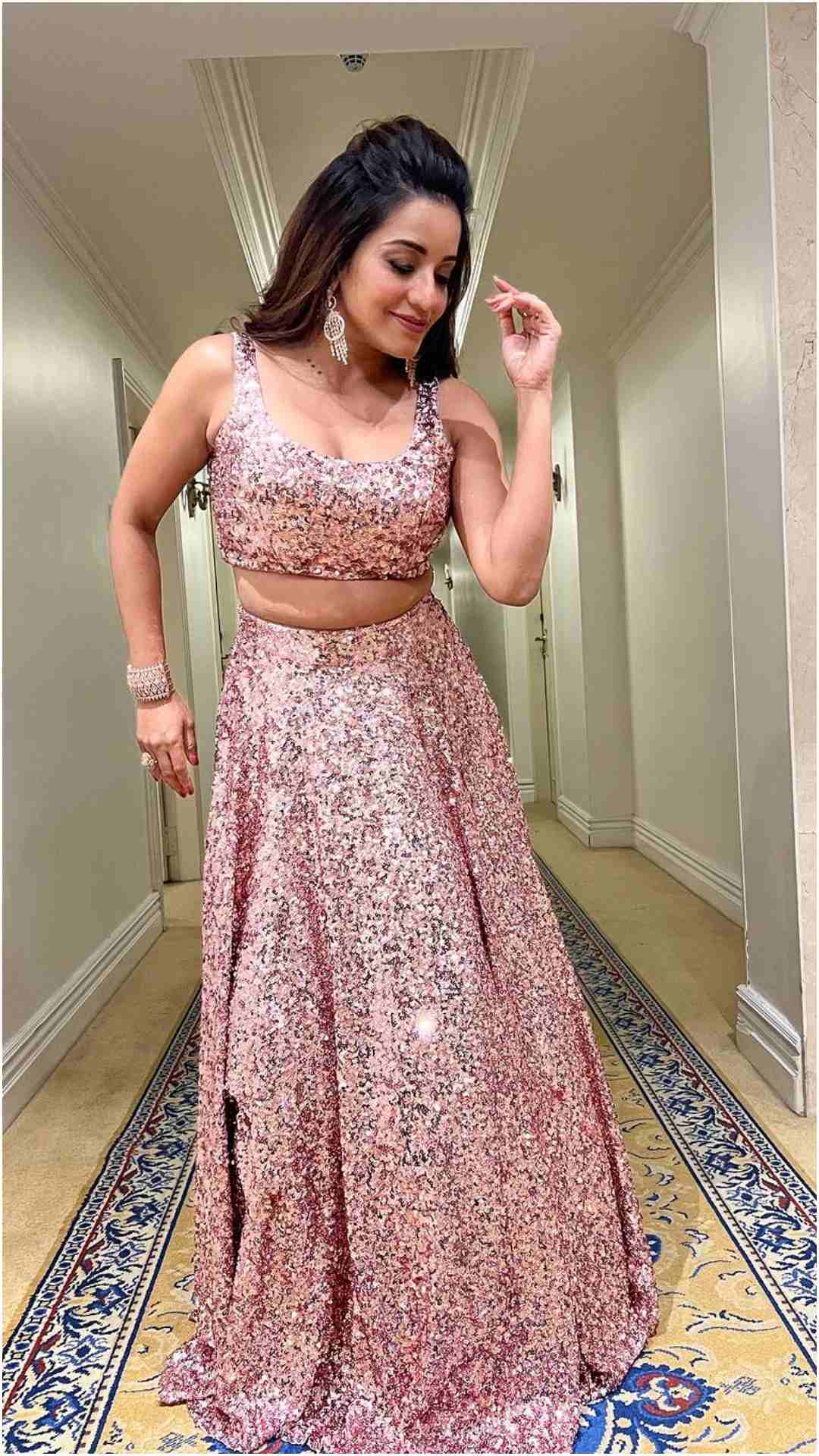Most trendy crop top style for party function